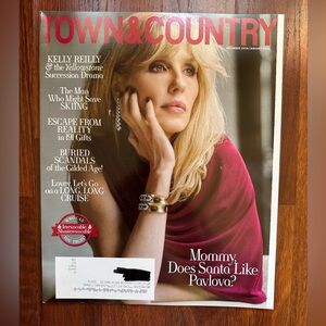 Town & Country Magazine - Kelly Reilly - December 2024/January 2025